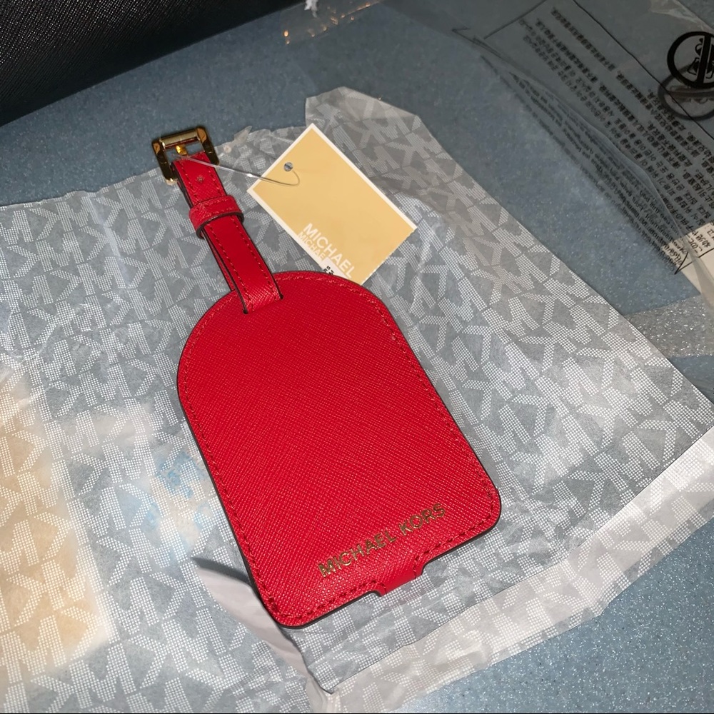 NEW Michael Kors Jet Set Saffiano Leather Tag Red - Picture 4 of 13